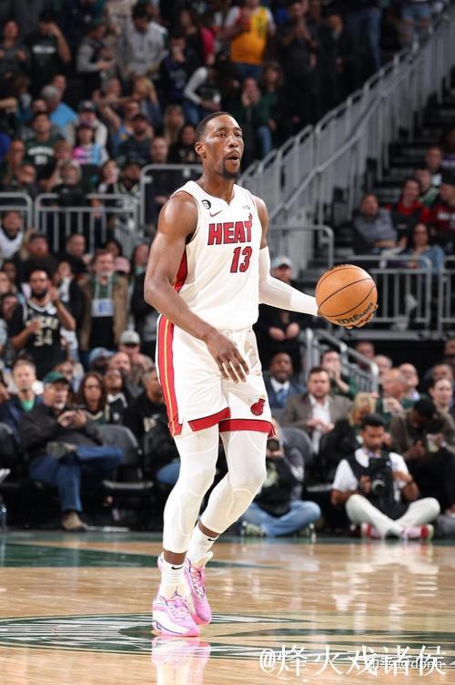 希罗关键绝杀助热火翻盘魔术 亚历山大狂砍45分雷霆豪取9连胜 希罗关键绝杀助热火翻盘魔术 亚历山大狂砍45分雷霆豪取9连胜