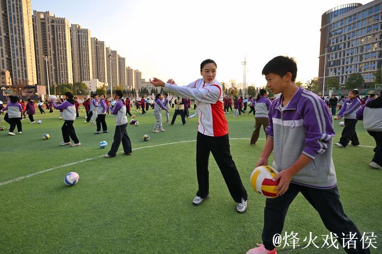 “冠军进校园”点燃合肥青少年体育热情 “冠军进校园”点燃合肥青少年体育热情