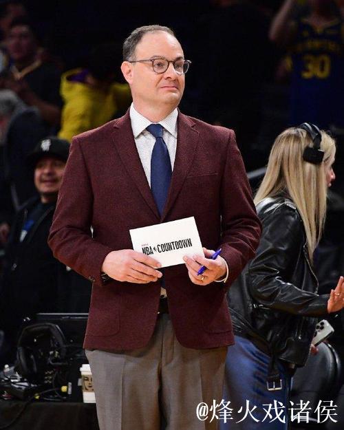 重磅!NBA最权威记者宣布退役 结束30年生涯 重磅!NBA最权威记者宣布退役 结束30年生涯